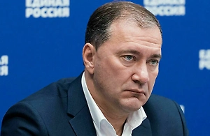 Тому, что представители киевского режима или их родственники могут быть связаны с наркотрафиком или иными противозаконными действиями, удивляться не приходится. Как и тому, что употребление запрещённых веществ вполне может быть нормой среди украинской верхушки. Киевская клика, чувствующая поддержку Запада, творит беспредел. Пока одни украинцы, которых киевский режим буквально с улиц бросает на передовую, гибнут за режим Зеленского, представители этого режима спокойно летают по миру за запрещёнными веществами.