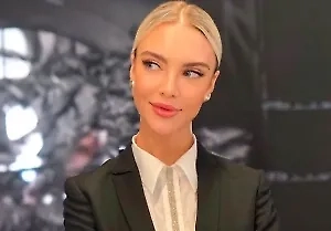 Главное — быть открытыми и наслаждаться моментом! В процессе общения можно и посмеяться, и узнать друг о друге что-то новое, ведь секс — это не основа отношений, а лишь их приятный бонус, поэтому от того, насколько у вас сложится приятное общение, зависит и дальнейшее сексуальное будущее.