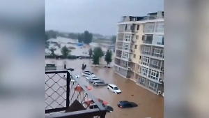 Наводнения из-за сильных дождей в Пекине унесли жизни 30 человек