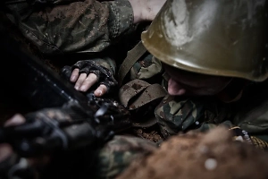 Танкист ВС РФ чудом выжил после подрыва на мине, оставленной ВСУ у колодца