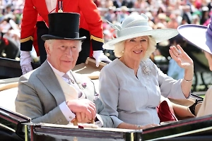 Жену Карла III заподозрили в алкоголизме