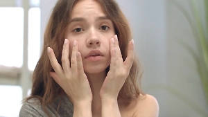 Диетолог объяснила, как убрать отёки после праздников без мочегонных препаратов