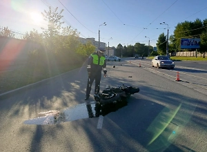 25-летний мотоциклист без прав и шлема разбился насмерть в Нижнем Тагиле
