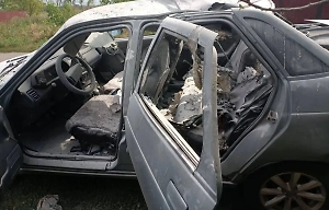 Бойцы ВСУ сожгли машину с россиянкой внутри, раненая смогла выбраться из огня