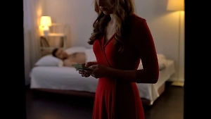 Бордель через стенку: Адвокат рассказал, что делать, если соседка занимается проституцией