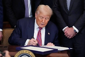 «‎Элемент стиля»: Госдуму повеселил классический фарс Трампа с выводом США из ЮНЕСКО