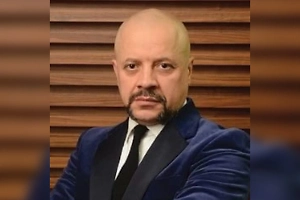 Вообще-то, такие союзы, как у Дональда и Мелании, бывают очень эффективны. Имельда Маркос, жена диктатора Филиппин Маркоса, тоже хороший тому пример. Но это мы рассматриваем уже вариант на грани фола, когда они преступные сообщества создают. То есть случай Трампа и его жены — далеко не первый в истории.