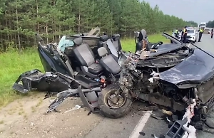 Минивэн протаранил фуру под Ульяновском, погибли три человека