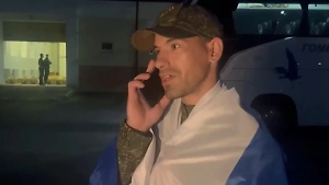 «Один из самых радостных дней»: Появилось видео с вернувшимися из плена военными РФ