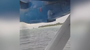 Развилась аэрофобия: Самолёт с российскими туристами дважды аварийно сел посреди океана