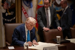 Трамп объявил о договоре с Южной Кореей по инвестициям и закупкам СПГ