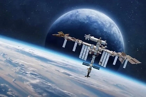 Крикалёв: Утечка воздуха в модуле Звезда на МКС продолжается 