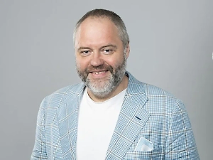 Мы прекрасно понимаем, что Камчатка — это территория естественно опасная и подобные явления будут в будущем. От этого никуда не денешься. Поэтому то, что мы сейчас наблюдаем — довольно организованную реакцию властей, организованную реакцию общества и реализованные позитивные технологии строительства, это, конечно, заслуга нас с вами — людей, общества, государства.