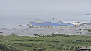 В Северо-Курильске завод оказался под угрозой затопления из-за цунами, персонал эвакуирован