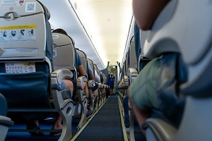 Инсульт, инфаркт, давление: Летевшие в «город невест» пассажиры чуть не умерли в самолёте