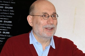 Минобрнауки РФ опровергло запрет на хранение книг Акунина* в общежитиях