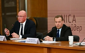 Новое слово в неоколониальных замашках: Медведев заявил о вмешательстве Запада в выборы во всём мире