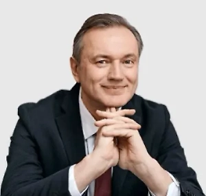 Сегодня мы наблюдаем закономерный результат этих изменений. Границы между мужским и женским на Западе настолько размылись, что в некоторых странах биологические мужчины могут официально участвовать в женских спортивных соревнованиях. Многие в России справедливо видят в этом тревожный сигнал о глубоком кризисе традиционных ценностей.