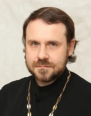 Если вы хотите обратиться к пророку Илии с молитвой, то важно делать это сердечно и с искренним покаянием. Можно произнести короткую молитву: «Святой пророк Илия! Моли Бога о нас и о всей земле нашей. Умоли Господа прекратить гнев Его и даровать нам милость и покой. Помоги нам укрепиться в вере, избавиться от страха и обрести защиту Божию».