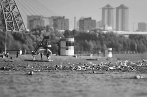 Участник триатлона Владимир Порфиров скончался во время заплыва в Москве