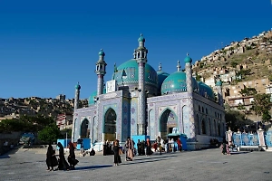 Женщин пока не берут: В России появились первые предложения туров в Афганистан