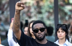 Аплодировали стоя: Сокамерники Пи Дидди встретили его овациями после оправдательного приговора