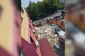 Мощный взрыв разворотил многоэтажку в центре Курска