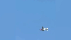 Life.ru публикует видео последних минут полёта самолёта, который упал на жилой дом в Казани