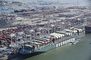 Крупнейший порт Европы начал подготовку к войне НАТО с Россией