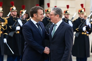 «Руки растопырили и идут»: Захарова увидела угрозу в похожей на зомби «коалиции желающих»