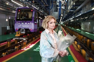 «Перекроила всю себя»: Марина Зудина шокировала поклонников новой внешностью