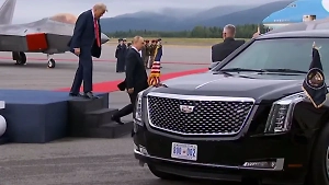 Объединил «кадиллак»: Путин и Трамп на одном автомобиле отправились к месту саммита