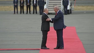 Западные СМИ отметили «далёкий от холодного» язык тела на встрече Путина и Трампа