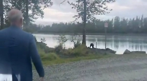 Это знак: У прибывшего на Аляску Дмитриева произошла внезапная символическая встреча