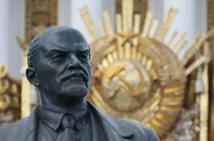 В Петербурге задержали подростков за нападение на «двойника Ленина»