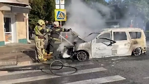 Водитель легковушки сгорел заживо после столкновения с троллейбусом в Краснодаре