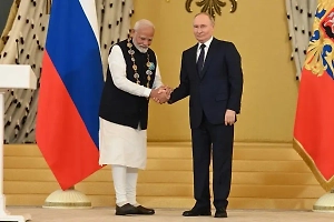 Индийский премьер Моди сообщил об обсуждении с Путиным саммита на Аляске