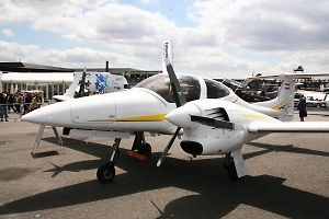 У российского самолёта отлетело колесо прямо во время полёта