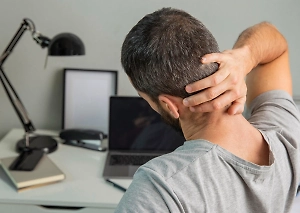 В Британии мужчина неделю игнорировал головную боль и оказался парализован