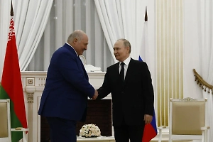 Лукашенко: Если Путин попросит, Белоруссия включится в переговоры по Украине