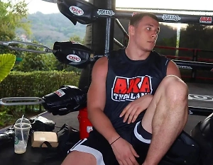 «В строй или сиди!» Собравшему 6 повесток рэперу-уклонисту Macan прилетел ультиматум от ГД