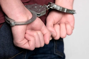 Запугивали девушек и похищали: ОПГ сутенёров осудили в Иркутске