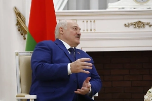 Лукашенко объяснил неспешность российского наступления