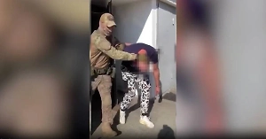 ФСБ показала видео задержания шпиона, слившего ВСУ координаты ПВО в Севастополе