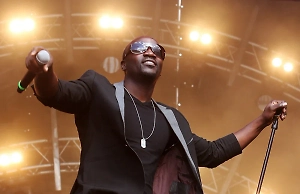 «Самая сумасшедшая толпа»: Рэпер Akon порадовал российских фанатов фантастической новостью