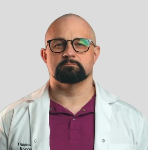 С 50 лет масса мозга постепенно уменьшается. И у людей нарушается память, внимание, ослабляется эмоциональный контроль. Им очень легко что-то внушить. К сожалению, у телефонных мошенников огромная база данных, они всё время прозванивают пенсионеров, а цели разные — украсть деньги или подбить на диверсию. Это десятки, сотни тысяч звонков, и попадают вот на таких доверчивых, уже поглупевших, наивных стариков. Плюс они же бьют в страх. Они говорят — ваши деньги под угрозой.