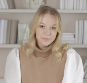 Для первоклассника важно создать поддержку, обеспечить эмоциональную безопасность и постепенное введение в школьную жизнь.