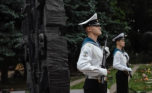Сердце сжимается: В Курске почтили память погибшего 25 лет назад экипажа подлодки «Курск»