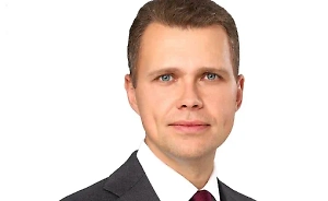 Длительное хранение консервации, особенно прошлогодней, может представлять серьёзную угрозу для здоровья. Заготовки, сделанные более года назад, даже если банки выглядят идеально, могут стать источником опасных бактерий, таких как ботулизм. Мы настоятельно рекомендуем дачникам не рисковать и своевременно обновлять свои запасы, чтобы избежать отравлений.