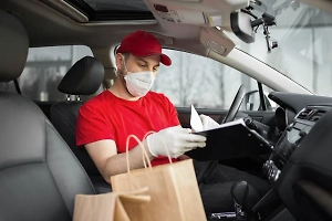 Тайный язык аферистов: МВД объяснило, как распознать курьера мошенников по кодовым словам